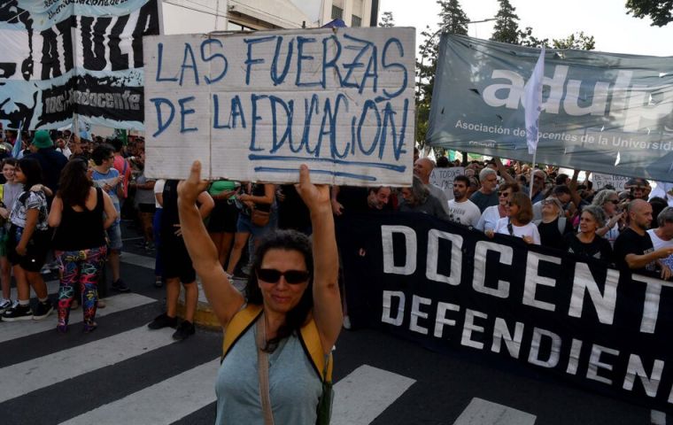 Argentine college students staging nationwide protest