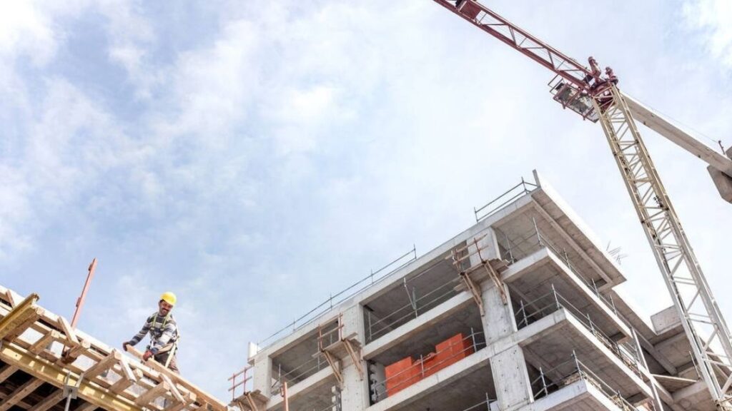 Private-sector investment suffers biggest fall of Milei government yet