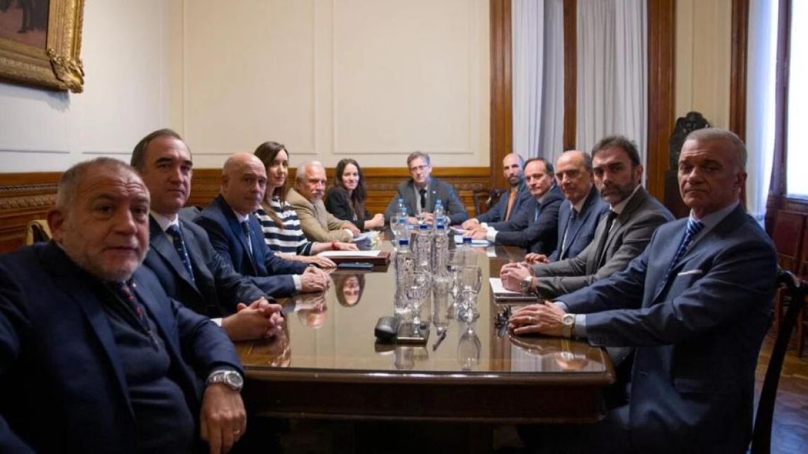Argentina bonds climb as Milei deregulation plan moves forward