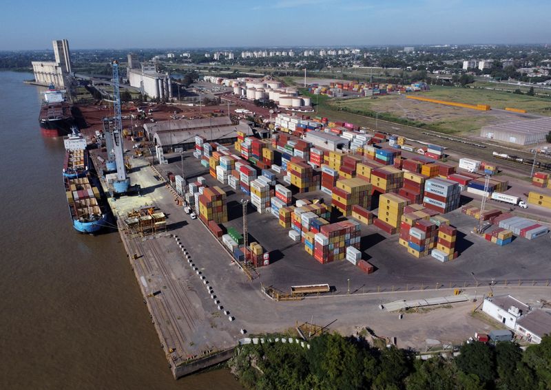 Port strike suspended at Argentine grains hub