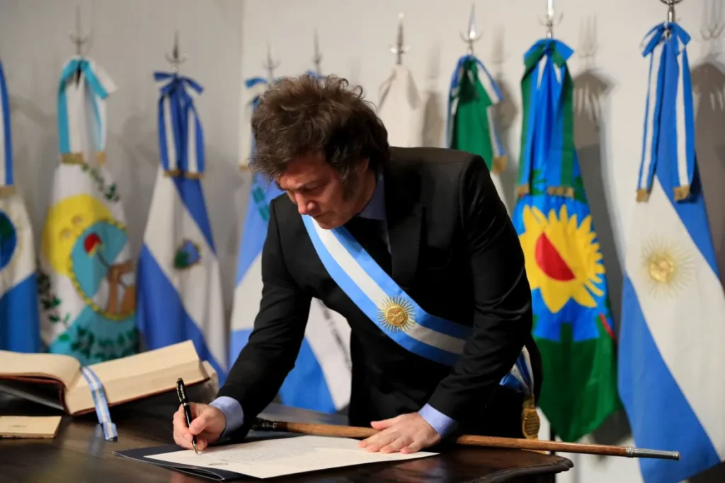 On eve of Independence Day, Milei signs ‘May Pact’ in Tucumán