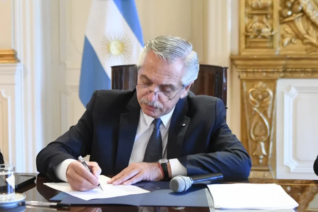 Alberto Fernández resigns as head of Partido Justicialista