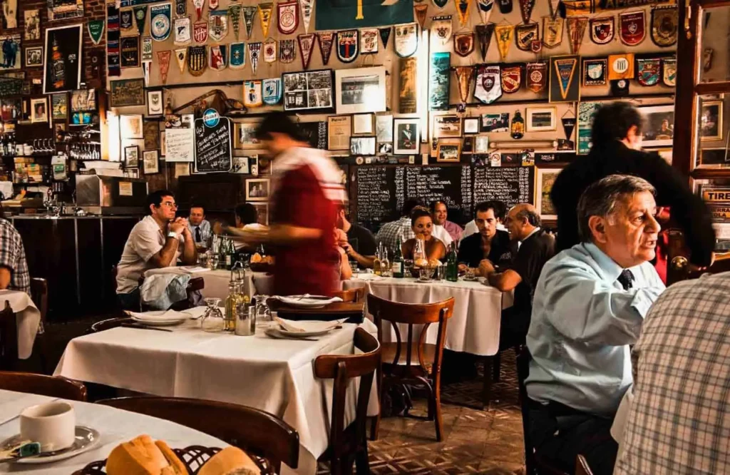 Argentina’s Consumer Spending Dips: Analyzing the 6.2% Decline in 2024