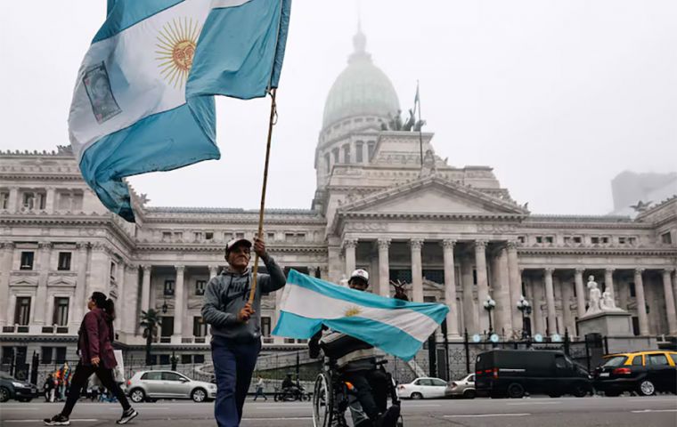Argentina, only country in the region with a contracting economy