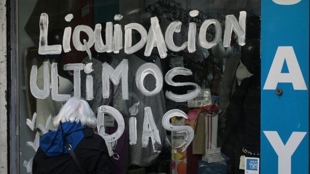 Purchasing power loss in Argentina slumps to levels not seen since 2001 crisis