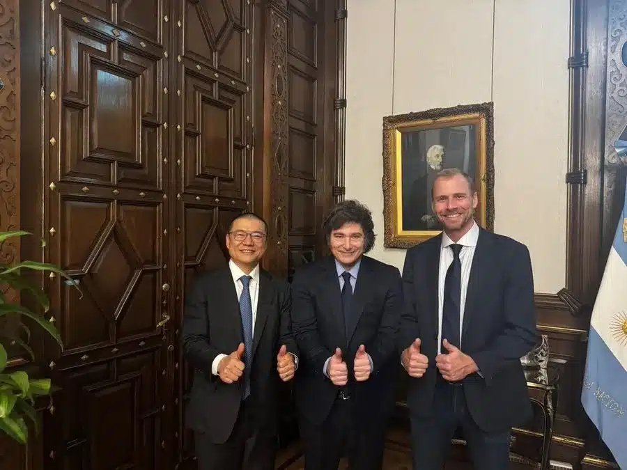 Argentina's Milei meets CEOs of Ganfeng, Lithium Americas