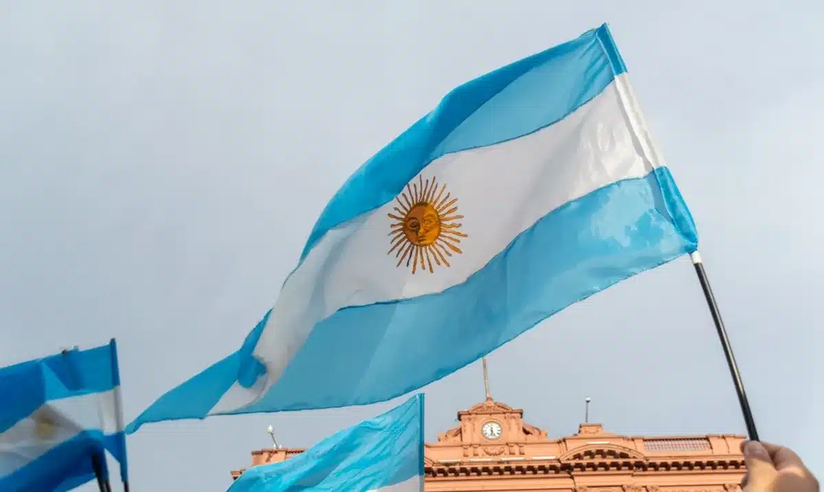 Argentina Hits Selective Default as Debt Swap Highlights Economic Struggles